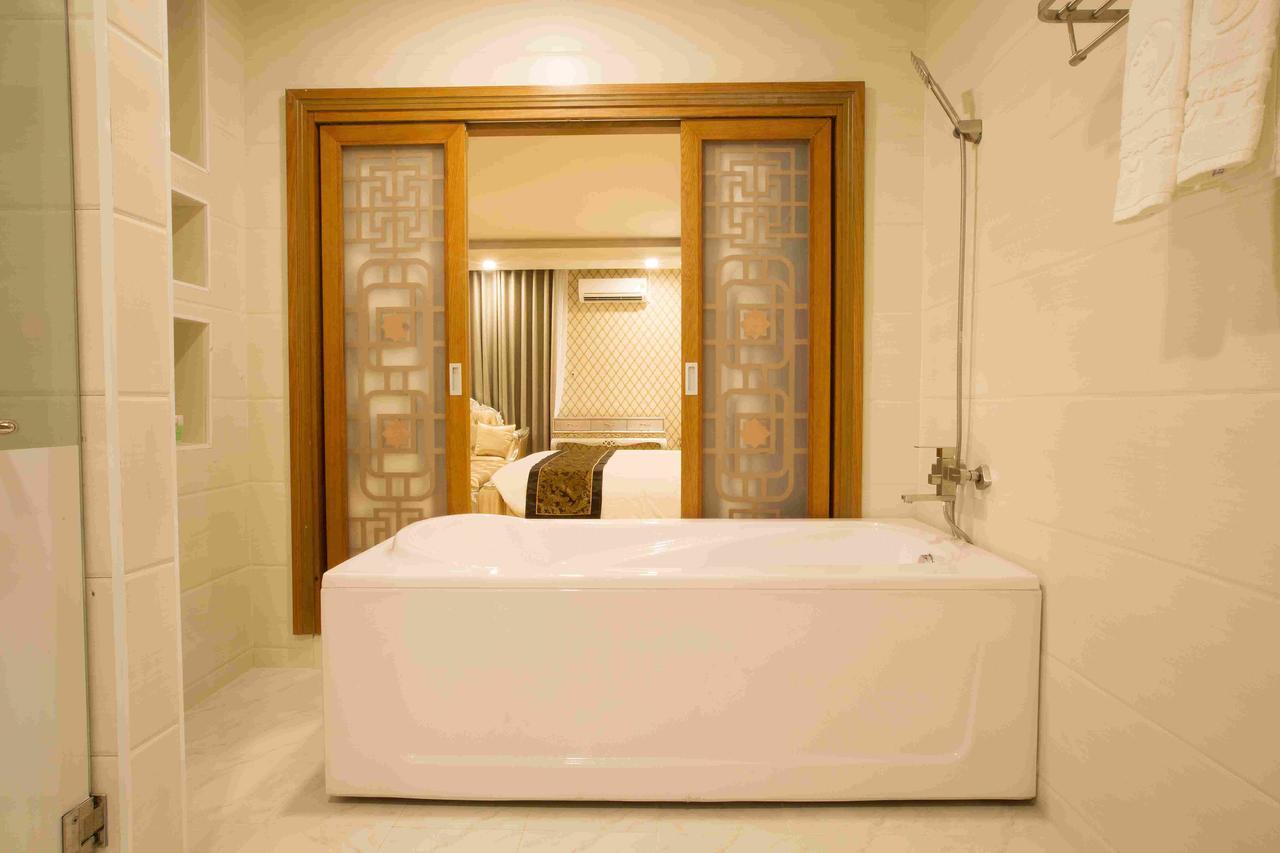Anh Nguyet Hotel Cà Mau Exteriör bild